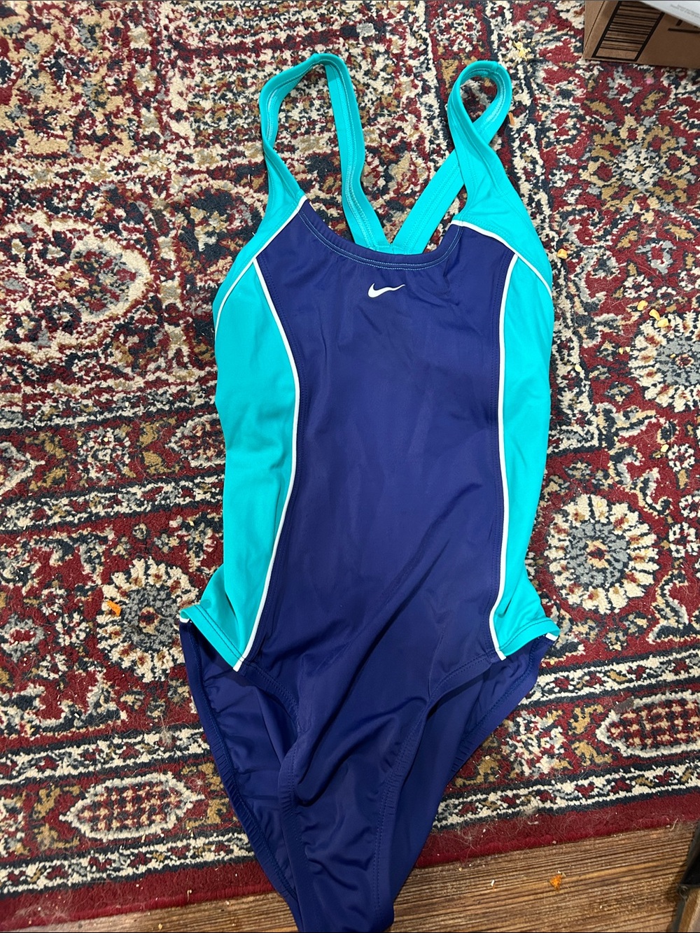 Nike Women’s 10 Navy and Teal Athletic One-Piece Swimsuit